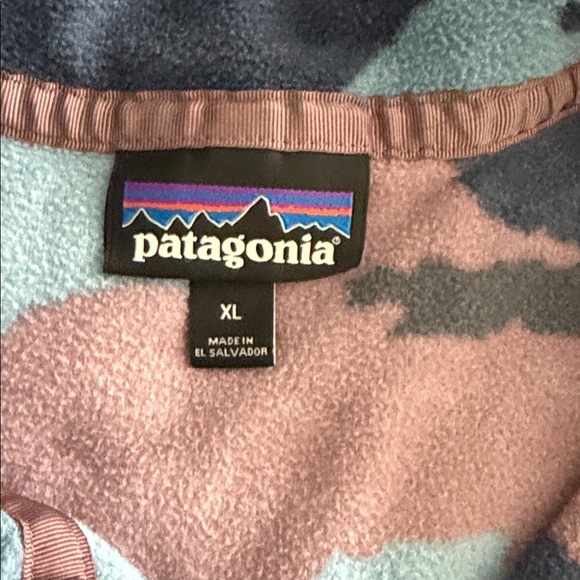 Patagonia Men's Blue and Pink Fleece Pullover - Picture 3 of 4